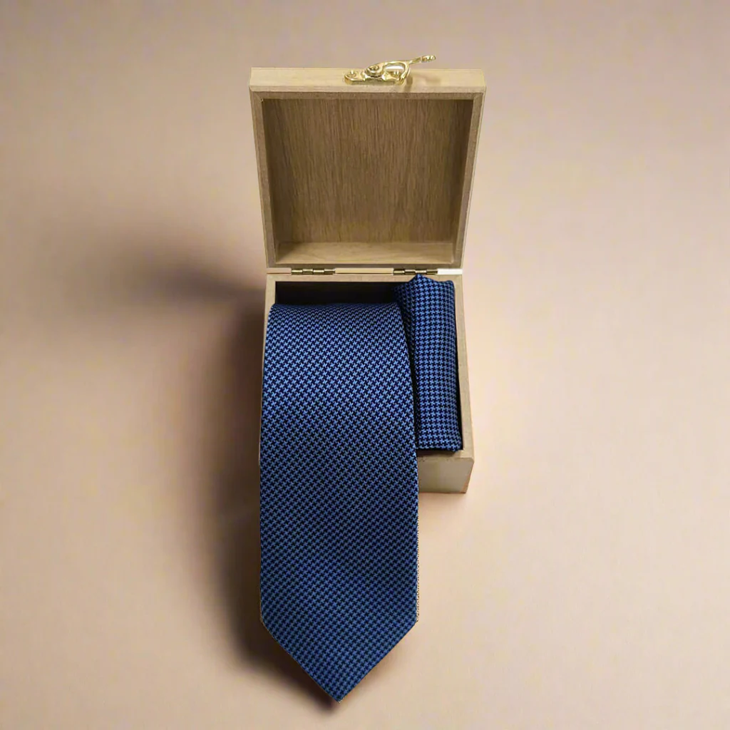Houndstooth Handmade Tie & Pocket Square in Navy & Cobalt - Image 3