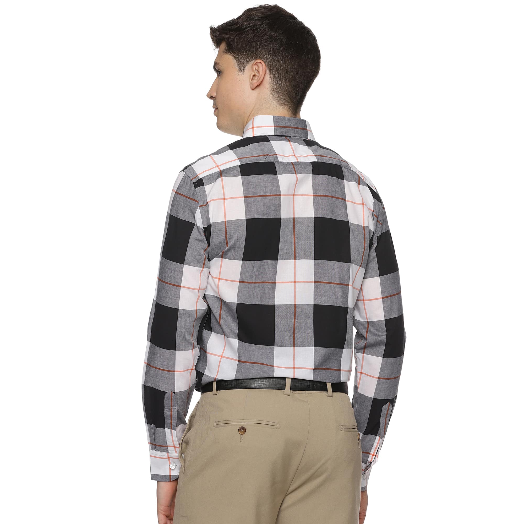 Maverick Cotton Check  Shirt In White & Black - Image 4